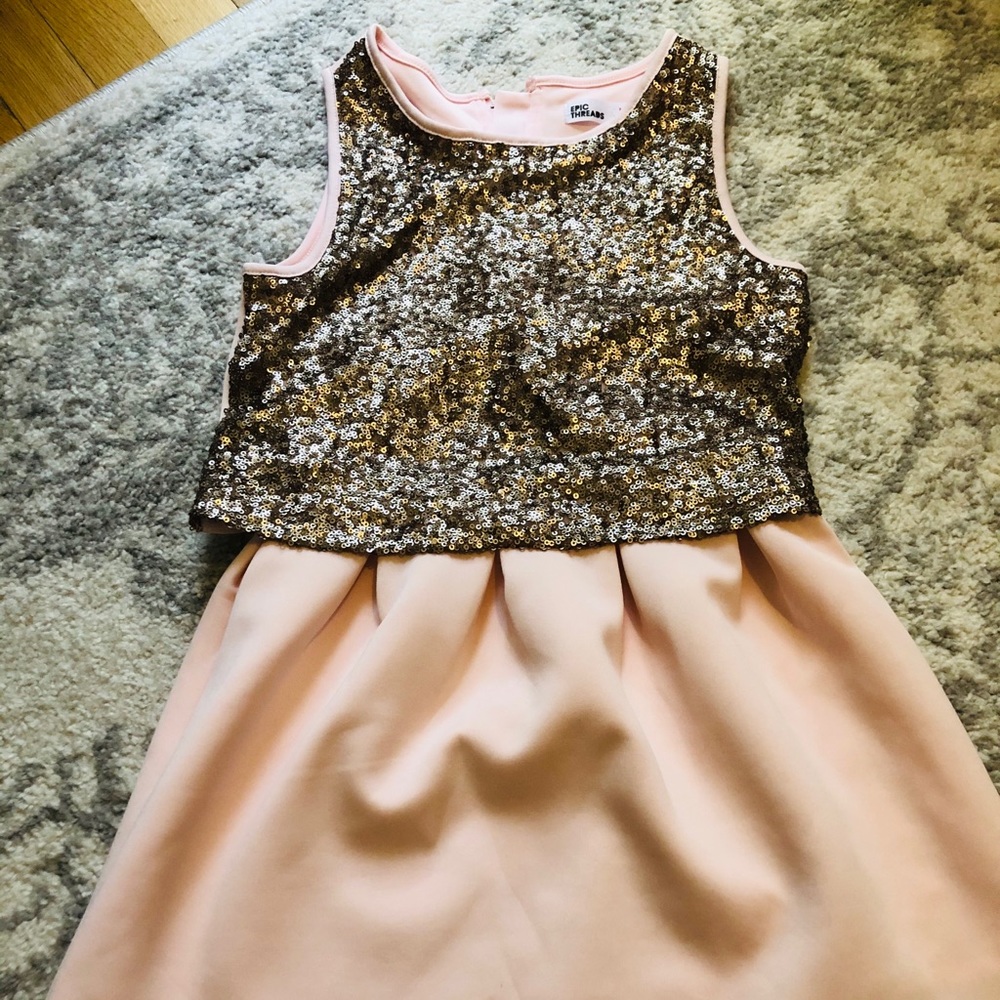 Girls formal dress, size medium